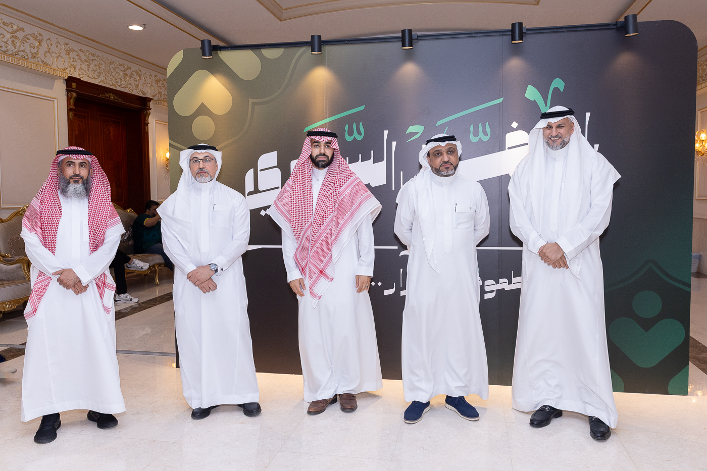 الخليج يحتفي بمنجزات الموسم ويكرّم شركاء النجاح