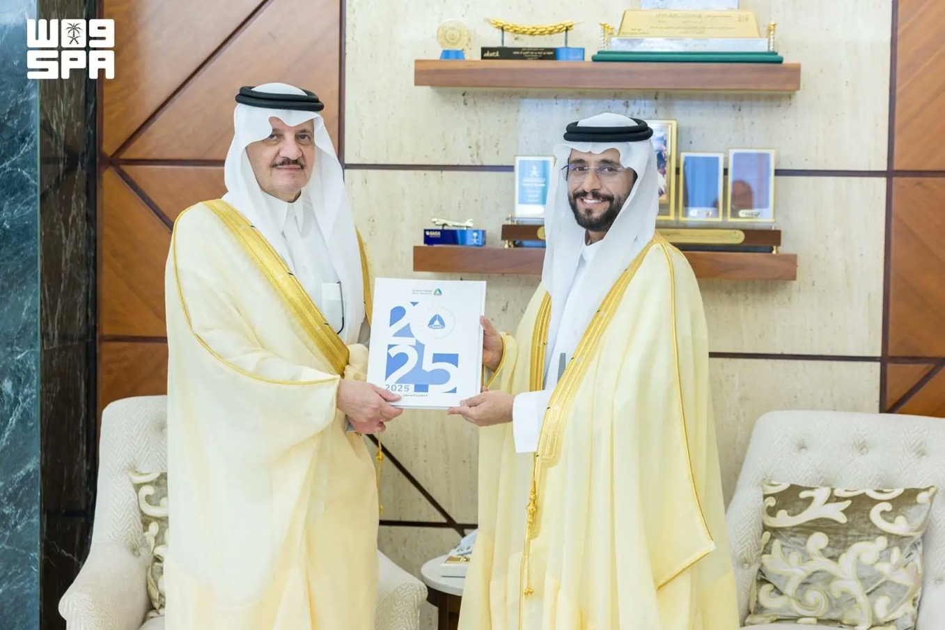 أمير الشرقية يستقبل مدير فرع الهيئة السعودية للمواصفات والمقاييس والجودة