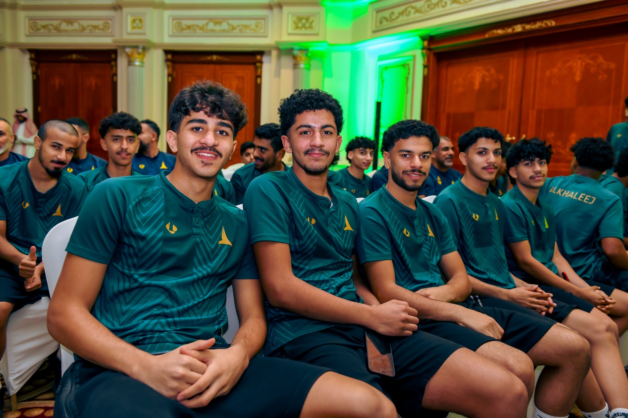 الخليج يحتفي بمنجزات الموسم ويكرّم شركاء النجاح