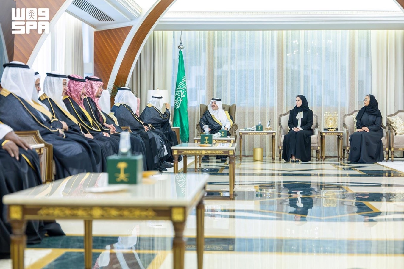 أمير المنطقة الشرقية يستقبل رئيس جامعة الملك فهد للبترول والمعادن