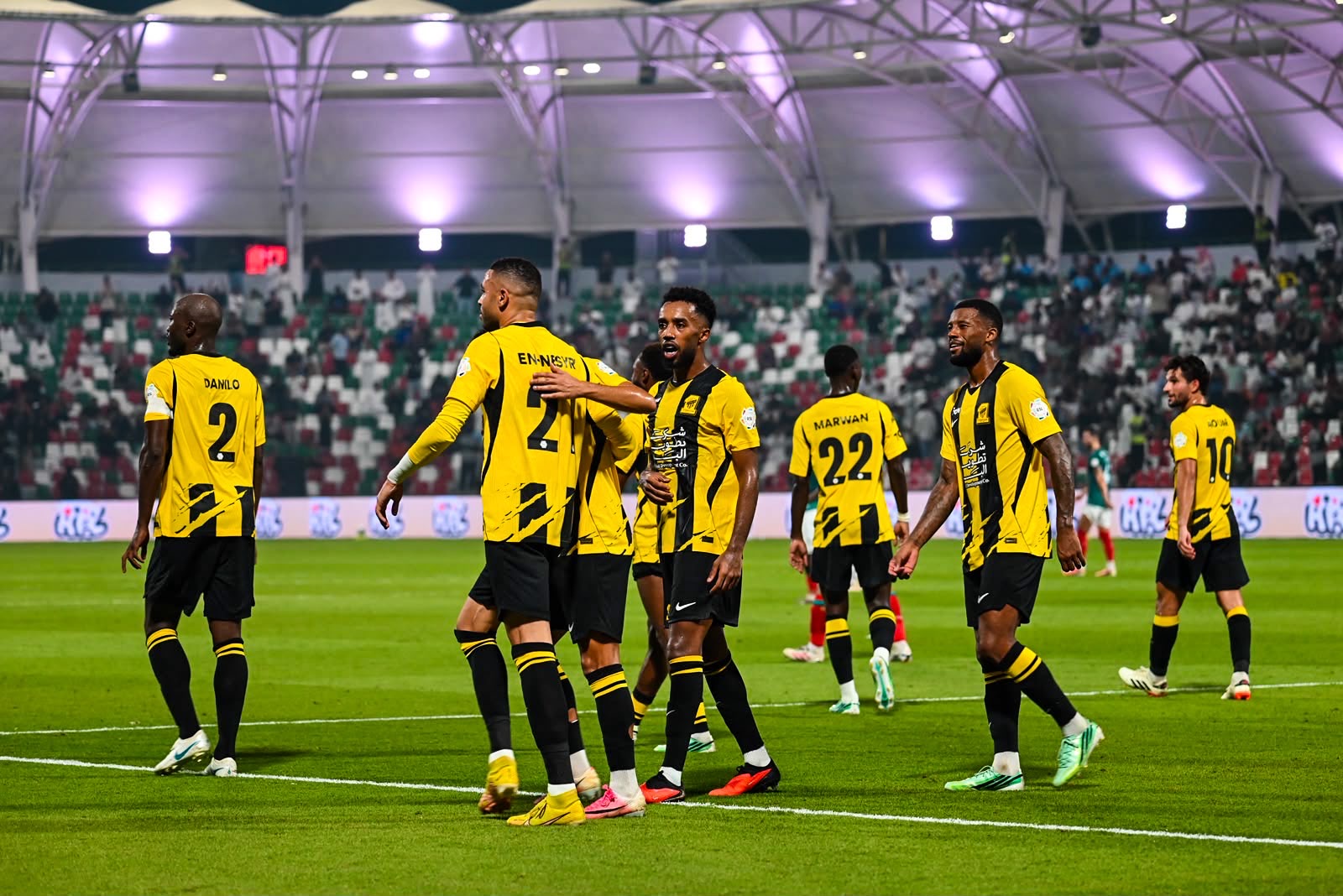 الاتحاد يكتسح الاتفاق برباعية في الدمام