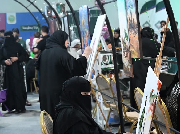 اليوم الوطني يجمع الفنانين والأطفال في «الرامس»