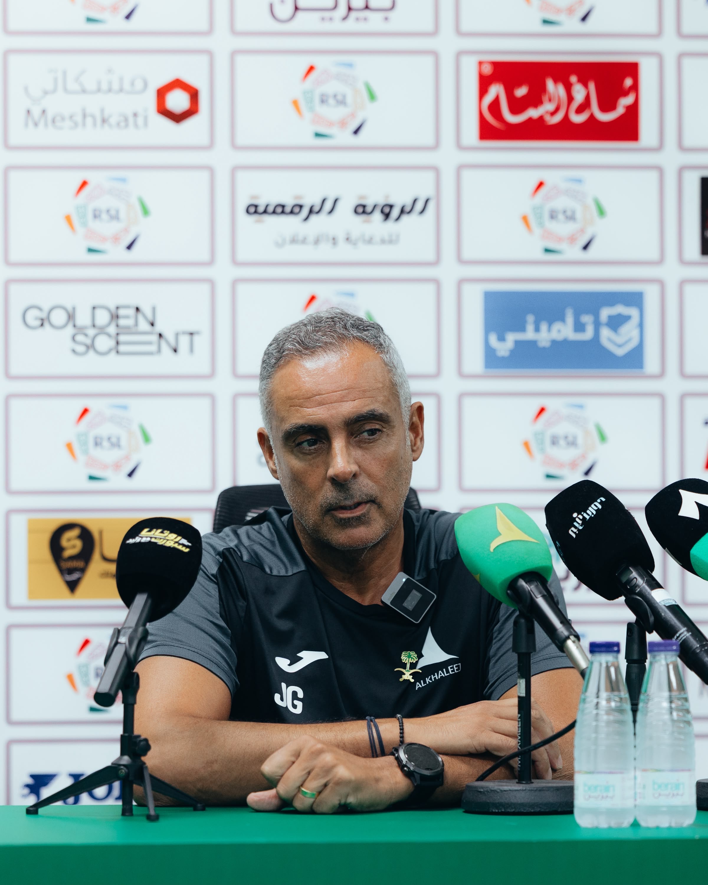 الخليج يتطلع إلى فوزه الأول أمام الفيحاء رغم الغيابات