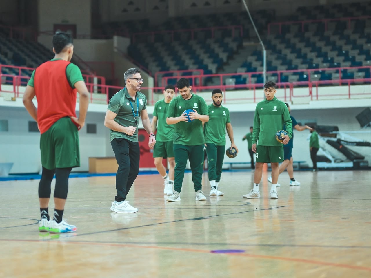 ختام معسكرات المنتخبات الوطنية لكرة اليد بمشاركة 124 لاعبًا