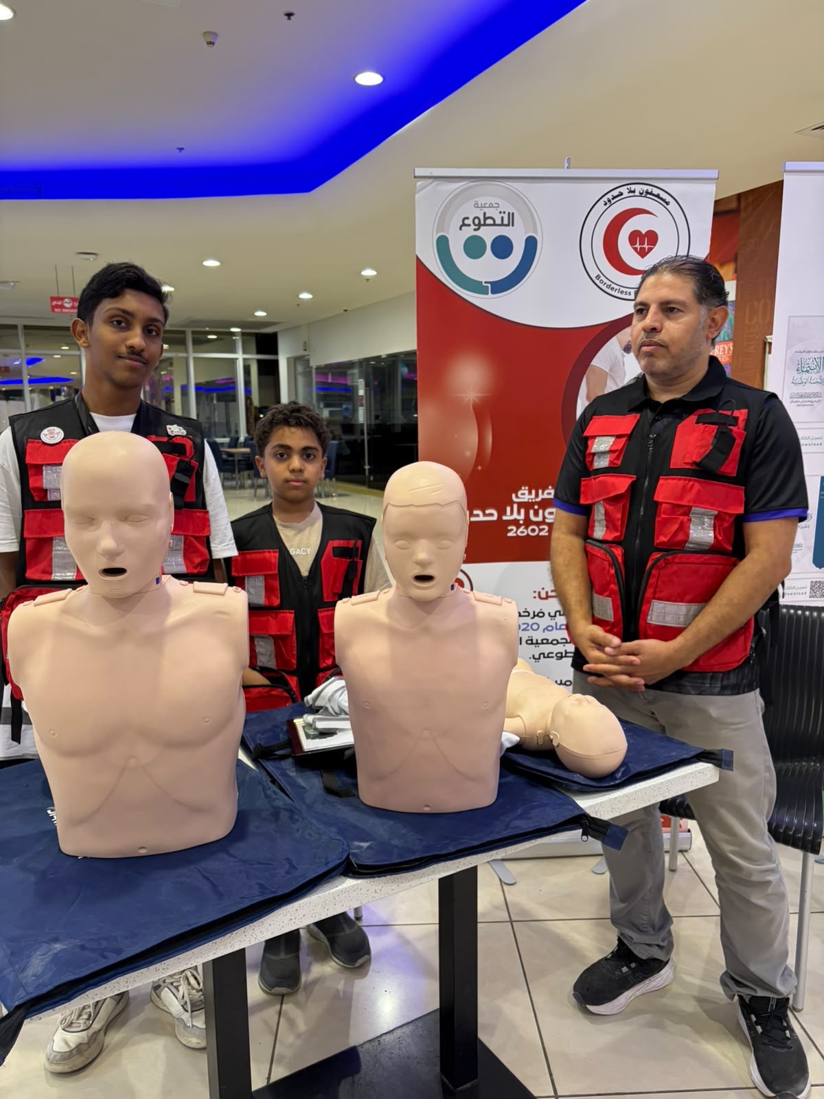 مسعفون بلا حدود يعزز الوعي الإسعافي في احتفالات اليوم الوطني