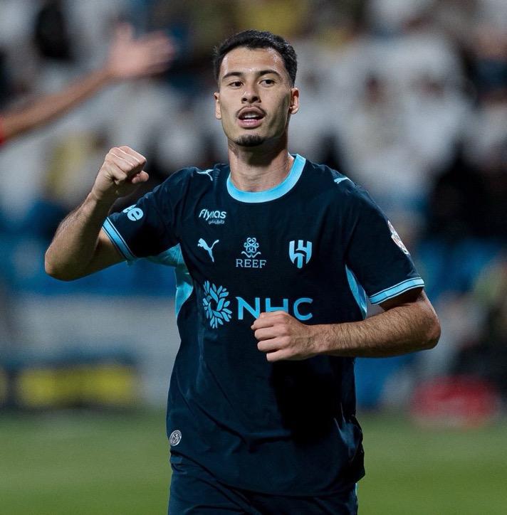 الهلال يكتسح التعاون بسداسية ويعتلي صدارة دوري روشن