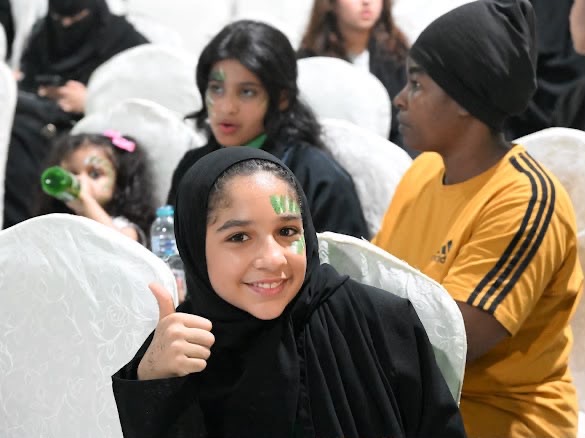 اليوم الوطني يجمع الفنانين والأطفال في «الرامس»