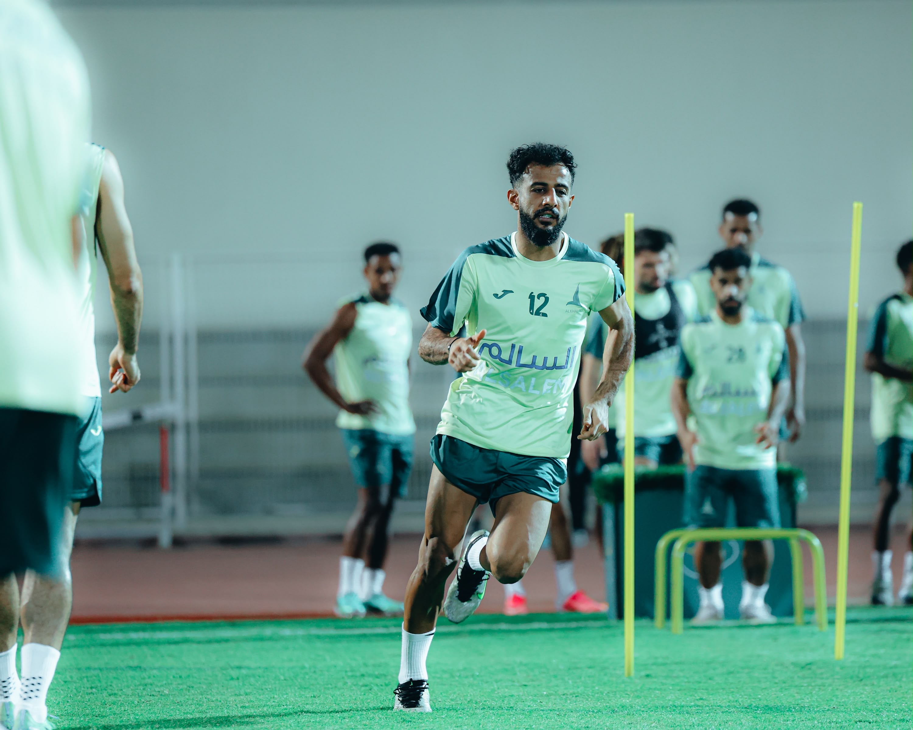 الخليج يختتم تحضيراته للحزم بمحاضرة فنية وتدريبات تكتيكية