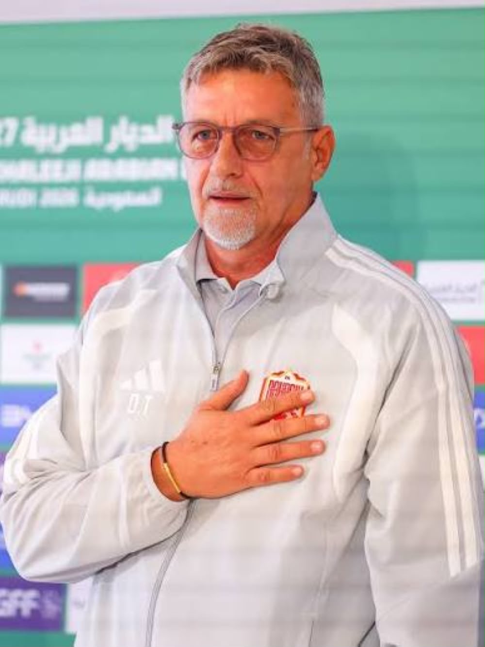 أول إقالة لمدرب بعد الإقصاء من 
