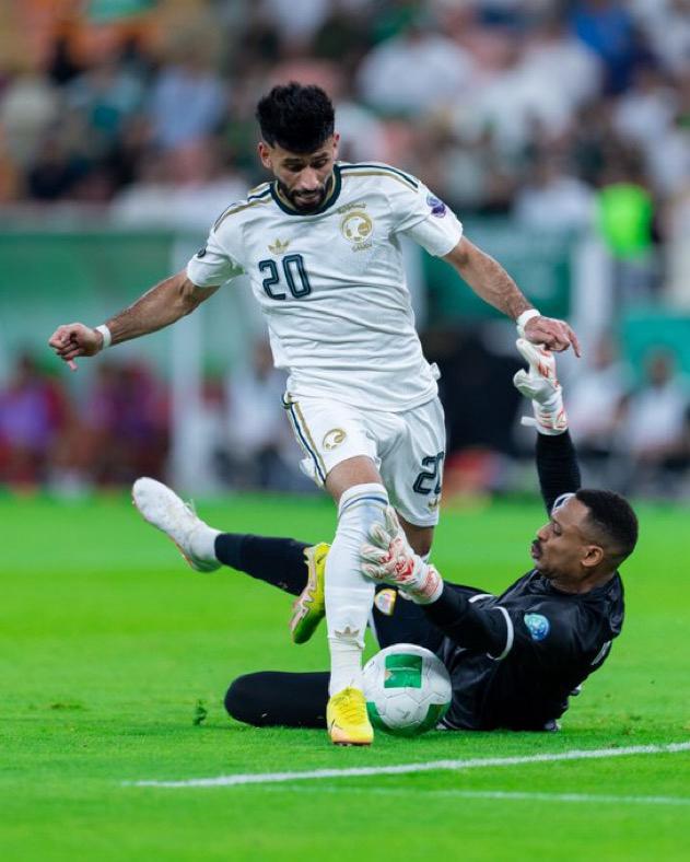 الأخضر يضرب عُمان بثلاثية ويتأهل الى نصف نهائي خليجي 27